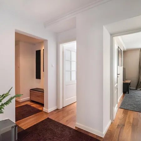 Centre Luxury By Bookinghost ורשה