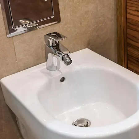 Centre Luxury By Bookinghost דירה