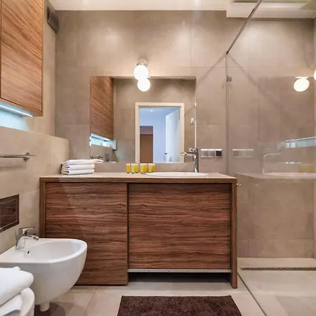 Centre Luxury By Bookinghost Apartmán